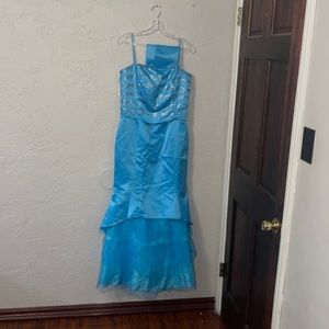 Baby blue dress